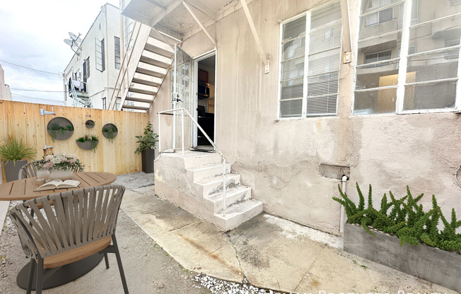 1207 S LN CIENEGA BLVD