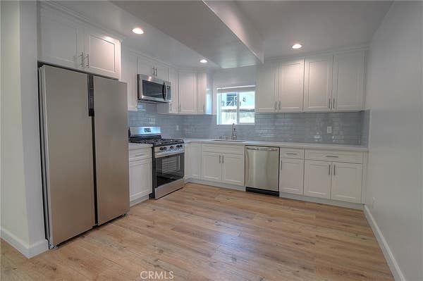 1127 1/4 MANZANITA ST
