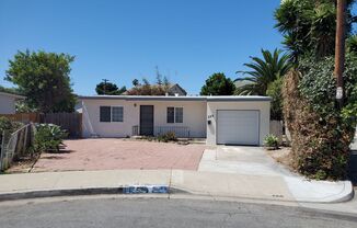 Newly Remodeled 2 Bed/1 Bath House with Huge Yard