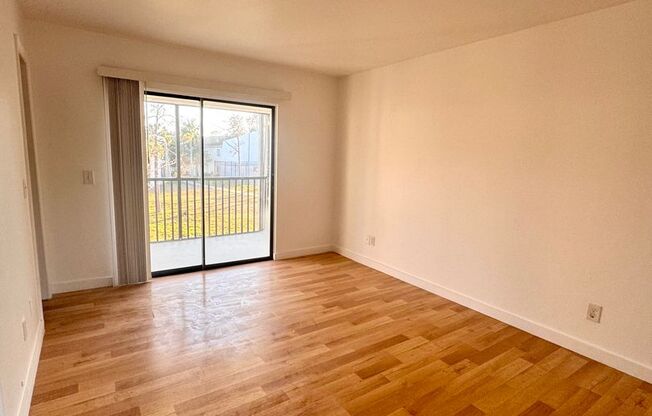 3 beds, 2 baths, 1,205 sqft, $2,075, Unit 122