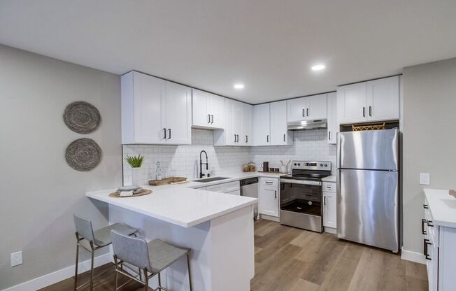 GLO La Mesa | Renovated Studio, 1 & 2 Bedroom Apartments in La Mesa