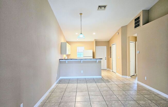 Cozy & Convenient, 3-bed, 2-bath duplex