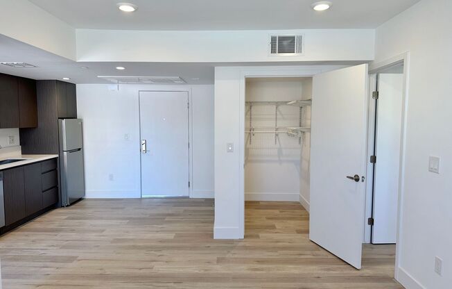 1 bed, 1 bath, 607 sqft, $2,440, Unit 602