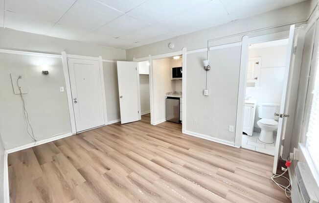 Studio, 1 bath, $1,195, Unit 36