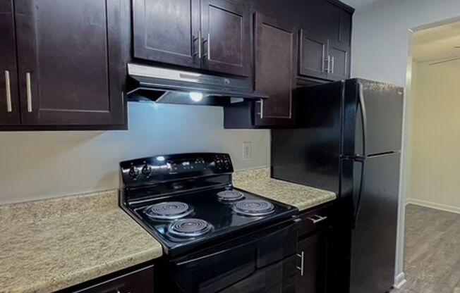 2 beds, 1 bath, 800 sqft, $1,115, Unit L2