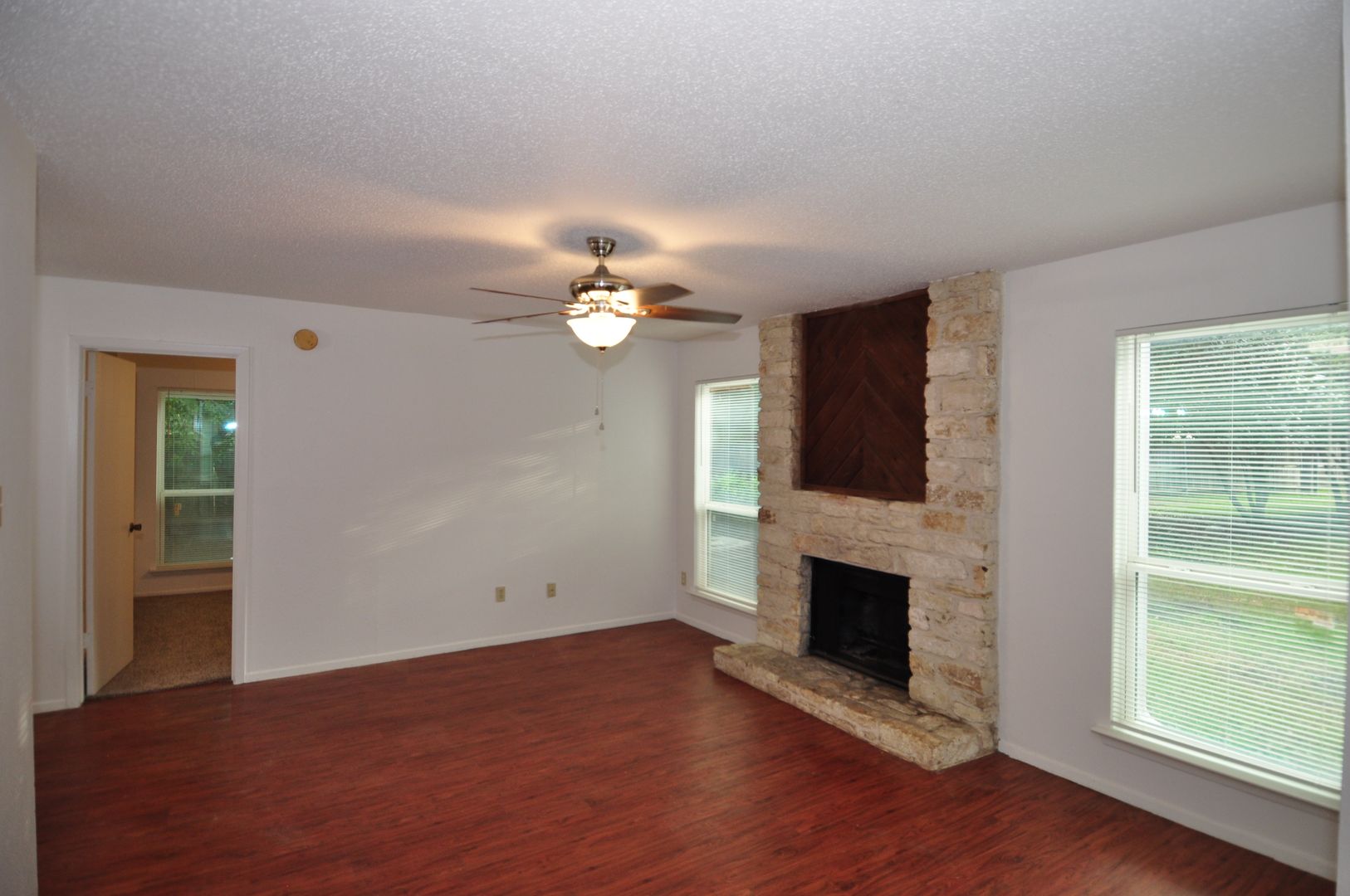 New Carpet! New Vinyl Flooring! New Paint!