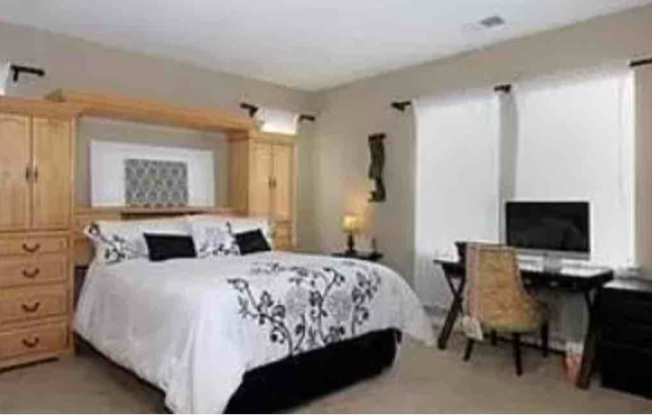 8 N BOYLE HTS CT