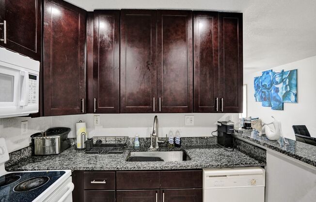 1400 NW 33 WAY