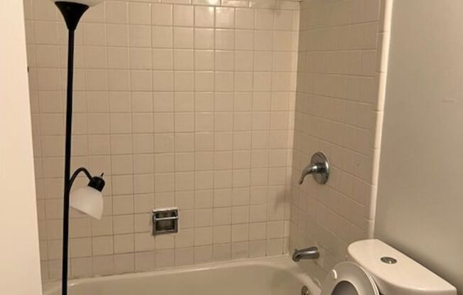 2 Bedroom In Bond Hill