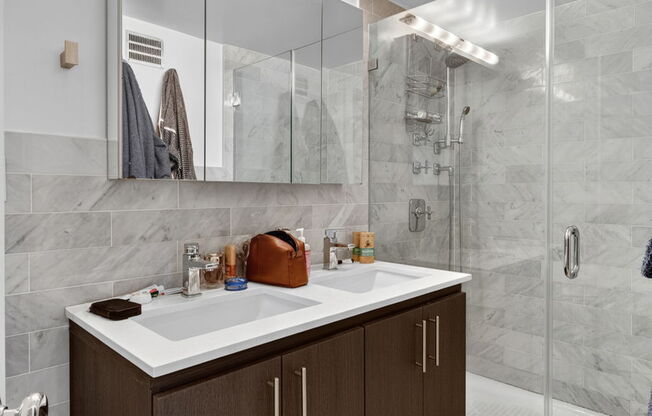 1 bed, 2 baths, $5,500, Unit 3A