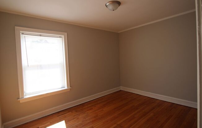 2 beds, 1 bath, $1,725, Unit 2425 #1