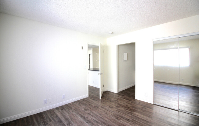 2 beds, 2 baths, 975 sqft, $2,495, Unit 203