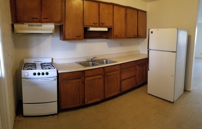 913 E. Spence