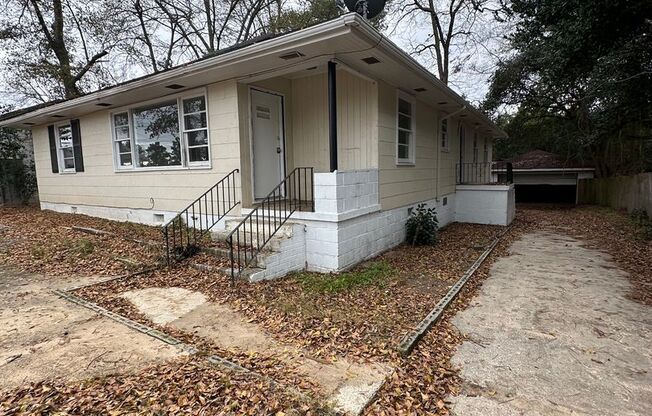 4 bedroom 1 bath home with tons of space!