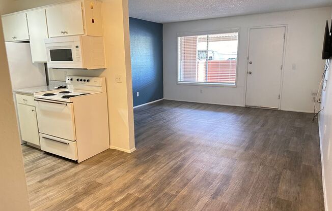 1 bed, 1 bath, 588 sqft, $840