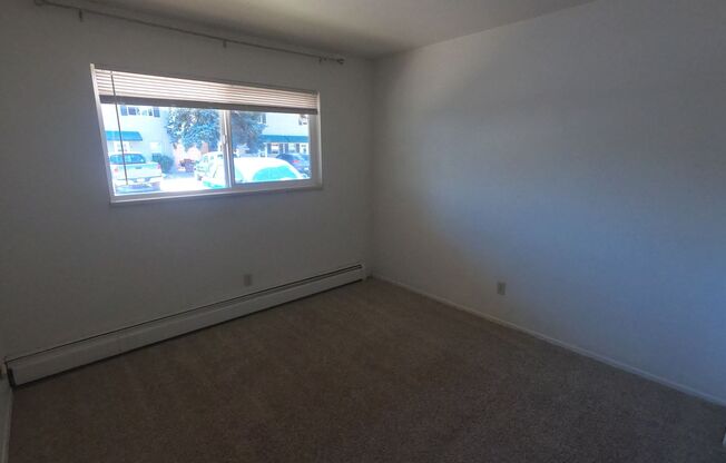 2 beds, 1 bath, 625 sqft, $2,250, Unit 03