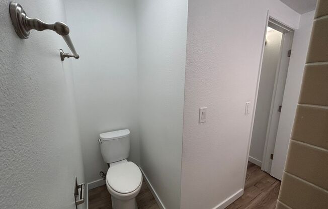 2 beds, 2 baths, 990 sqft, $1,650, Unit 209