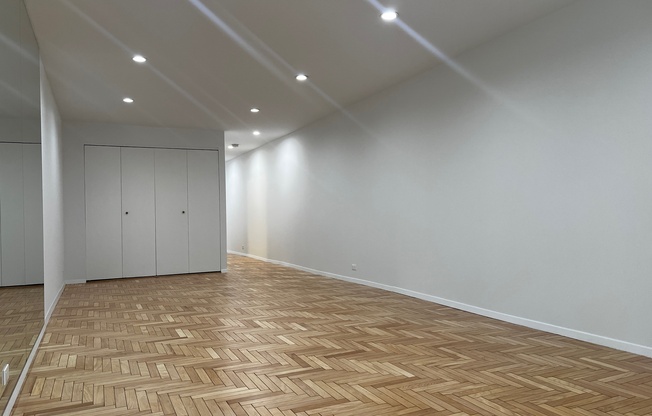 Studio, 1 bath, 636 sqft, $4,600, Unit 5O
