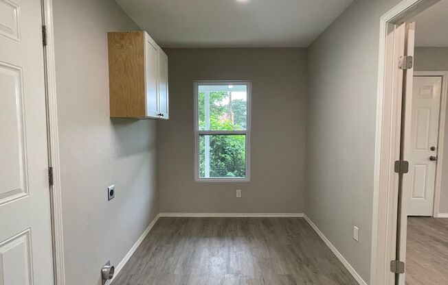 3 beds, 1 bath, $999