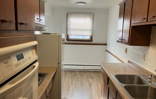 1 bed, 1 bath, 725 sqft, $1,125, Unit 1220-044
