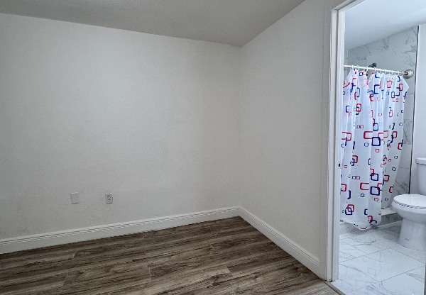 276 E 12 ST