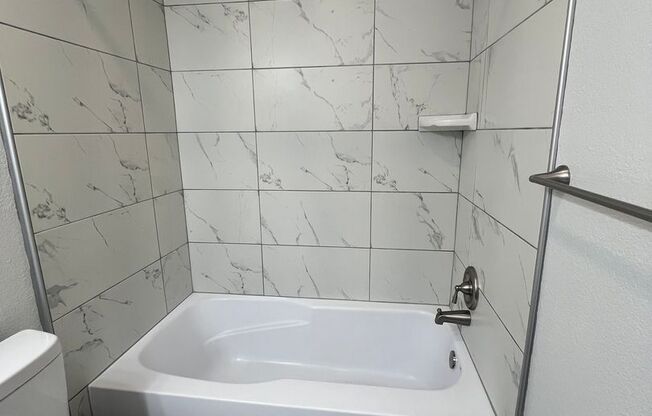 Studio, 1 bath, 380 sqft, $2,125, Unit 777-136