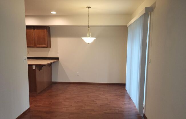 3 beds, 2.5 baths, 1,311 sqft, $2,100, Unit 9014