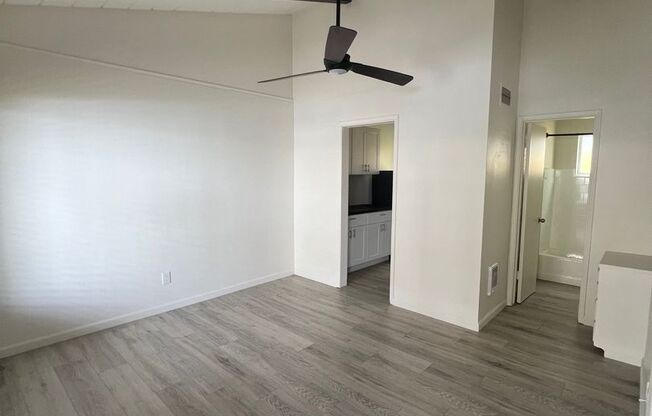 Nostalgic Studio steps away from the boardwalk and beach.