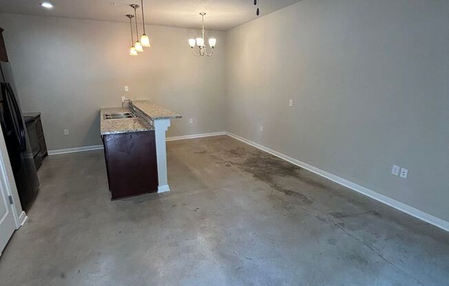 1 bed, 1 bath, 672 sqft, $1,100, Unit 2103