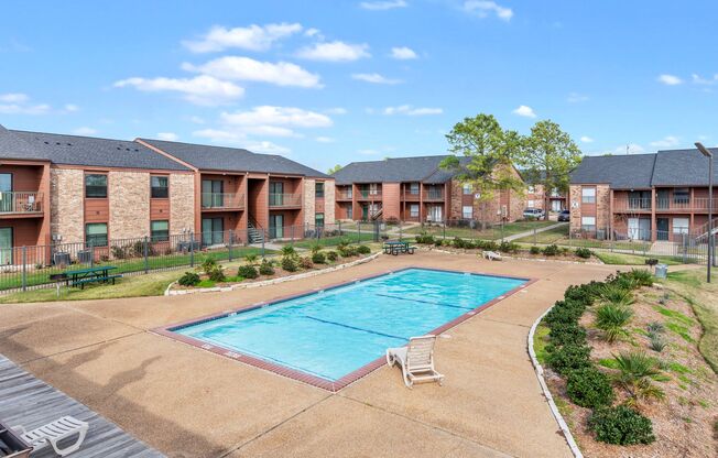 2 beds, 2 baths, $1,100, Unit APARTMENT 90