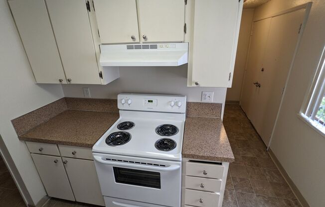 3 beds, 1.5 baths, 1,500 sqft, $1,912, Unit 2802-1