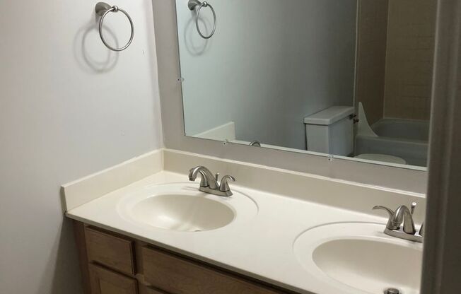 2 beds, 2 baths, 1,042 sqft, $1,199, Unit 6010H