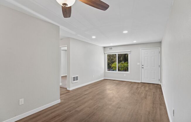 2 beds, 1 bath, 760 sqft, $2,699, Unit 40-213