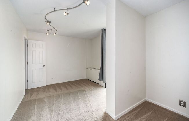 2 beds, 1 bath, $2,699