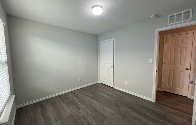 3 beds, 2 baths, $1,595