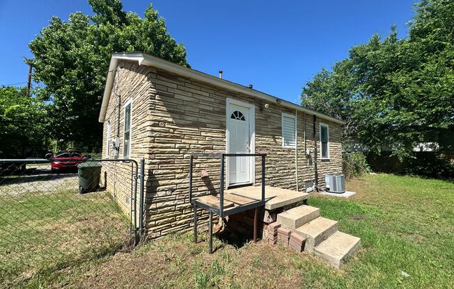 2 Bed 1 Bath home in Midwest City!