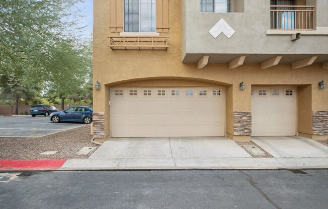 Charming 3-bed, 2-bath townhome in gated community!