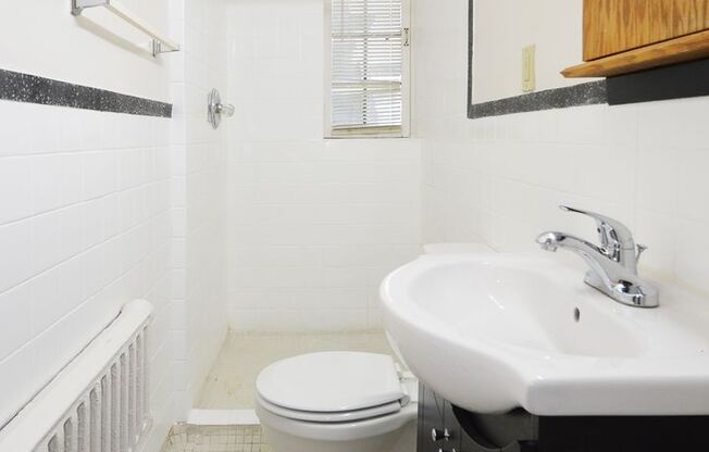 Studio, 1 bath, 375 sqft, $825, Unit 24 - 321