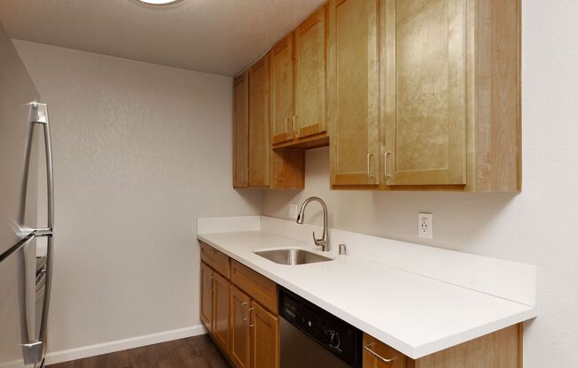 2 beds, 1 bath, 800 sqft, $2,295, Unit 14