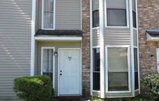 Great Condo Close to Southgates of  LSU