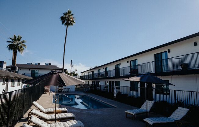 2 beds, 1.5 baths, 850 sqft, $1,597, Unit 12