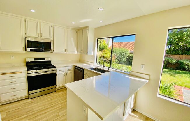 Bright and Sunny 4 Bedroom in Carmel Valley / Remodeled Home!