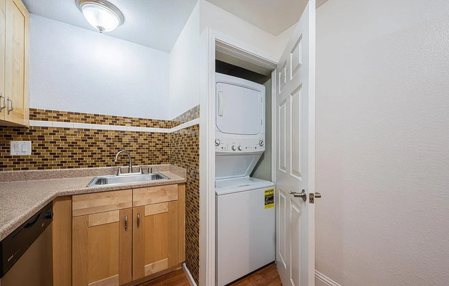 1 bed, 1 bath, $1,700