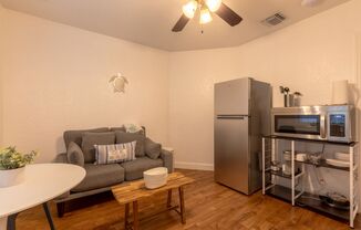 1 bed, 2 baths, 600 sqft, $1,495, Unit B1