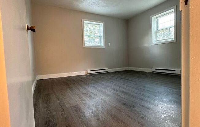 2 beds, 1 bath, $1,750, Unit 6