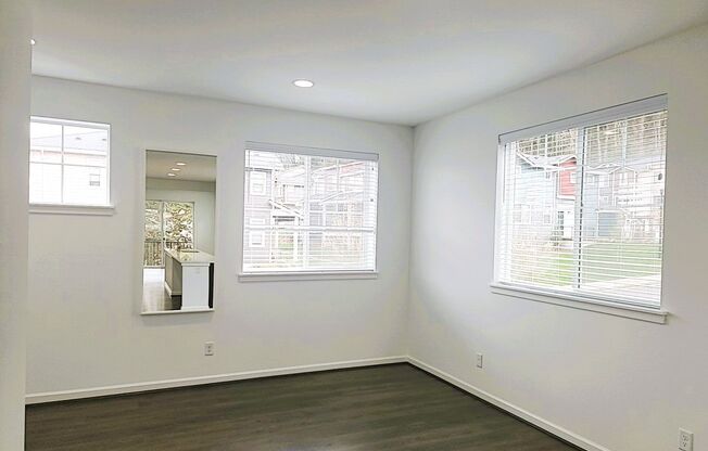 Gorgeous 2 -Bedroom, 2-Bath Townhome