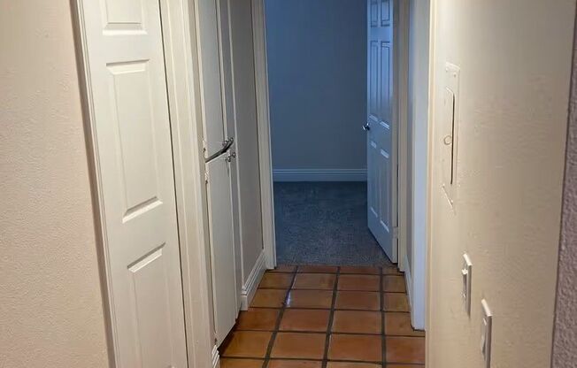 1 bed, 1 bath, 427 sqft, $2,300, Unit 223