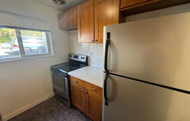 2 beds, 1 bath, $1,895, Unit 1