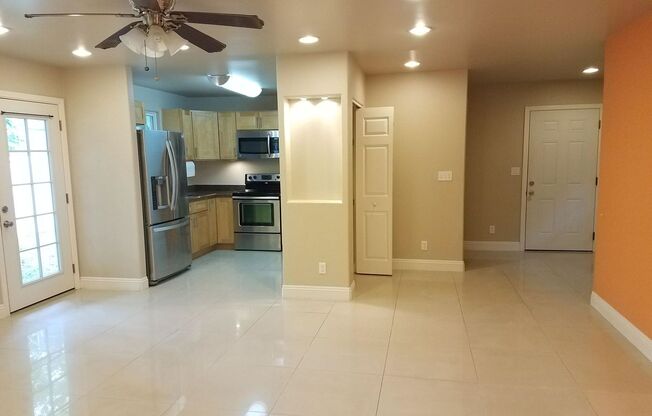 Pet Friendly, Ground Level, W/D, AC, Great Location
