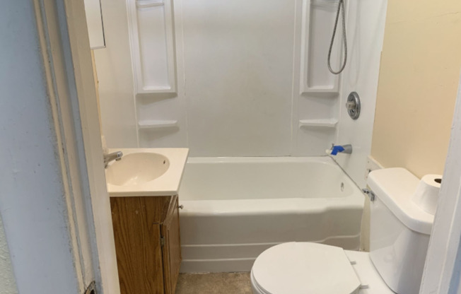 3 beds, 1 bath, $1,695